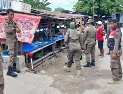 Satpol PP-Damkar Parimo, Tertibkan Pedagang Berjualan di Atas Drainase