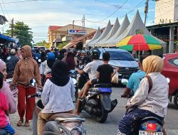 Warga Kota Parigi Padati Pasar Takjil Jelang Buka Puasa Pertama di Bulan Ramadhan