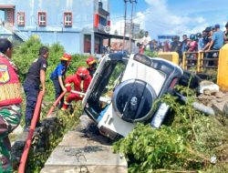 Kronologi Mobil Terbakar Setelah Masuk ke Drainase di Desa Bambalemo, Parigi Moutong