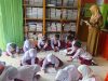 Krisis Ruang Belajar, Siswa SD Alkhairaat Donggulu, Parimo Duduk Melantai di Perpustakaan