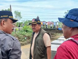 Pemkab Parimo Prihatin, Janji Perbaiki Tanggul Jebol dan Bantu Korban Banjir di Balinggi Jati