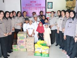 Peringati HUT ke-77, Polwan Polres Parigi Moutong Gelar Ziarah dan Bakti Sosial