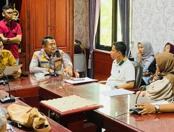 Aksi Damai di Kantor Bupati Parimo, Warga Diterima Langsung oleh Kapolres dan Bupati