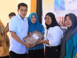 Dorong Ekonomi Desa, Bupati Parimo Resmikan Koperasi dan Serahkan Sertifikat Halal di Palasa