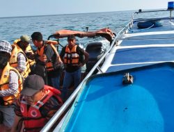 Long Boat Mati Mesin di Banggai Laut, 10 Penumpang Berhasil Diselamatkan