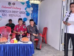 Bupati Parimo Resmikan Rest Area Ogomolos dan Salurkan Bantuan Pangan Secara Simbolis