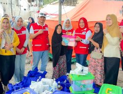 Ketua PMI Parigi Moutong Tinjau Lokasi Kebakaran Asrama Pemda dan Serahkan Bantuan