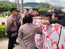 Puluhan Warga Kasimbar Gelar Aksi Tolak Tambang Emas Ilegal