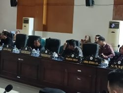 Tujuh Fraksi DPRD Parigi Moutong Terima Delapan Raperda dalam Rapat Paripurna