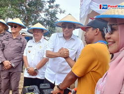 Kelompok Tani Lobu Mandiri Terima Cultivator dan 1.000 Bibit Cabai