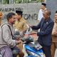 DPRD Parigi Moutong Bagikan Ratusan Takjil kepada Warga Jelang Berbuka