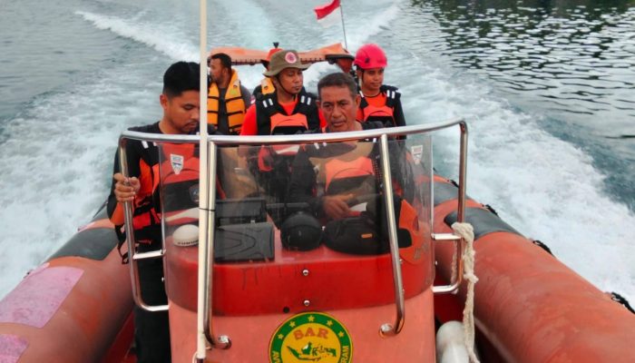KM Lapopo Expres Mati Mesin di Perairan Banggai Laut, 17 Penumpang Selamat Dievakuasi