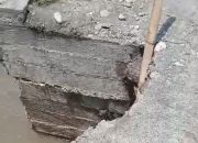 Jembatan Penghubung di Dusun 1 Desa Sausu Peore Nyaris Putus, Akses Warga Terganggu