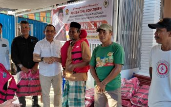 Dorong Perlindungan Nelayan, Faisan Lelo Serap Aspirasi Pesisir dan Salurkan Jaket Pelampung