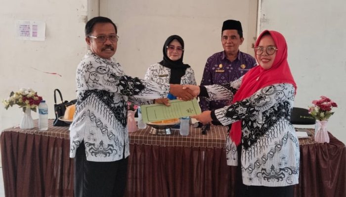 Korwil Pendidikan Kasimbar Tekankan Inovasi dan Profesionalisme pada Sertijab Kepsek