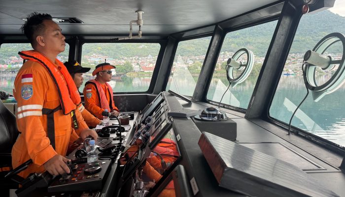 Perahu Bermuatan Sejumlah WNA Hilang Kontak di Teluk Tomini