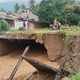 Dihantam Banjir, Jembatan Trans Sulawesi Parigi Moutong Nyaris Ambruk