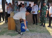 Satpol PP dan Damkar Parimo Musnahkan Miras Hasil Razia, Puluhan Botol dan 82 Liter Cap Tikus