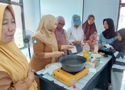 30 Penyandang Disabilitas di Parigi Moutong Dilatih Membuat Banana Roll