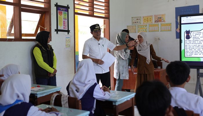 Evaluasi Papan Digital Sekolah, Bupati Parimo Soroti Keamanan Aset dan Akses Internet
